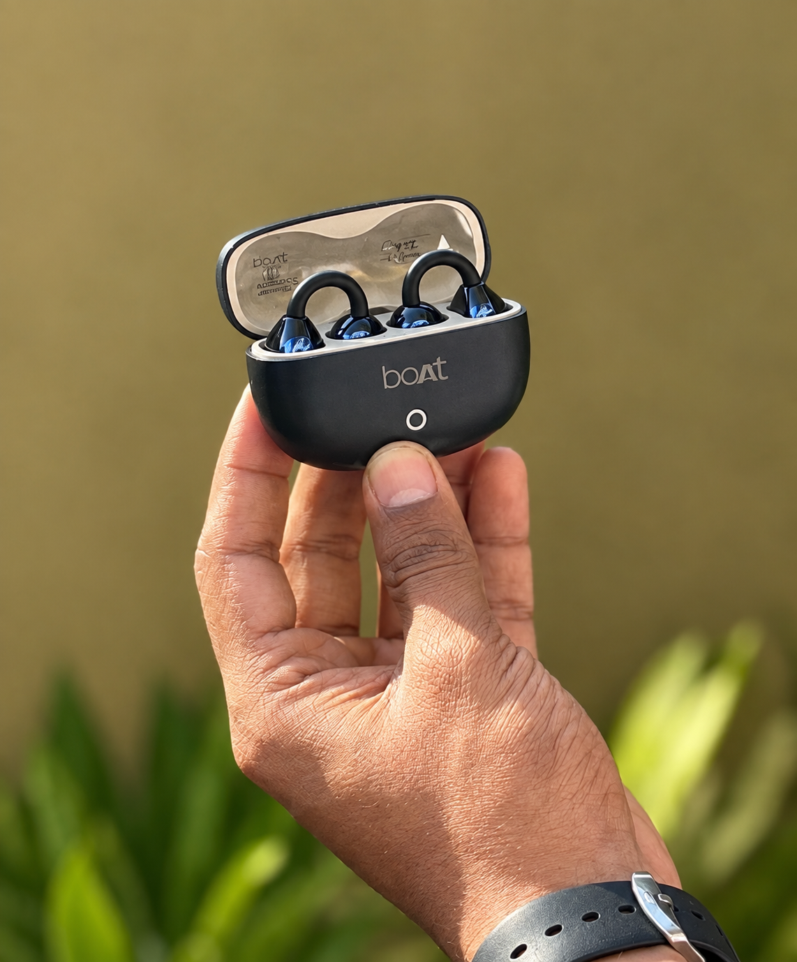 Trending clip airpods
