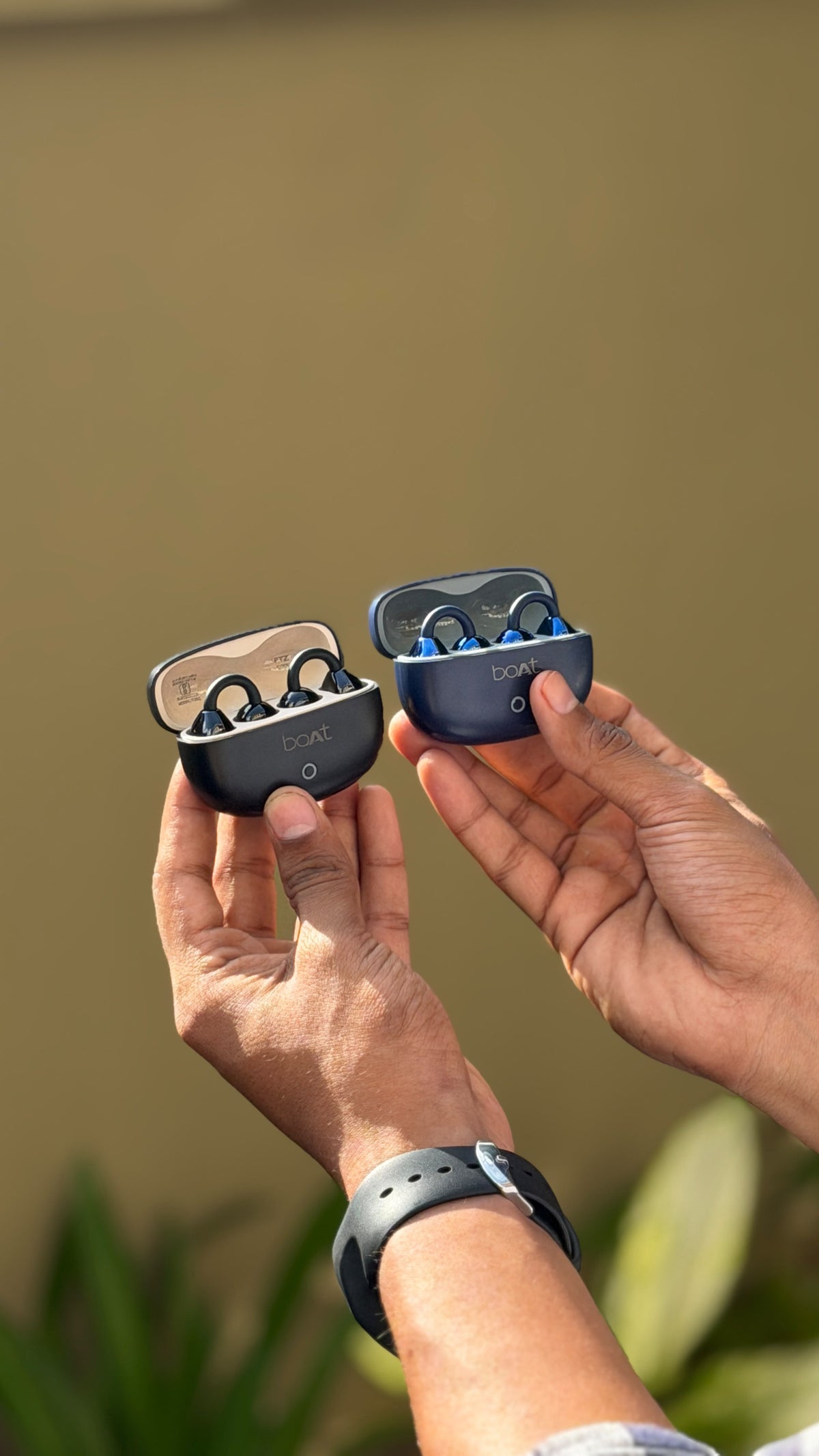Trending clip airpods